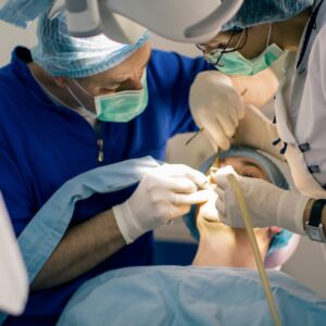 IMPLANTOLOGIA Y PERIODONCIA